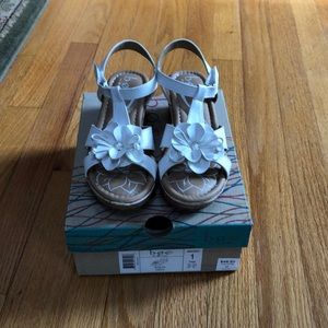 Kids size 1 BOC white Nina wedges